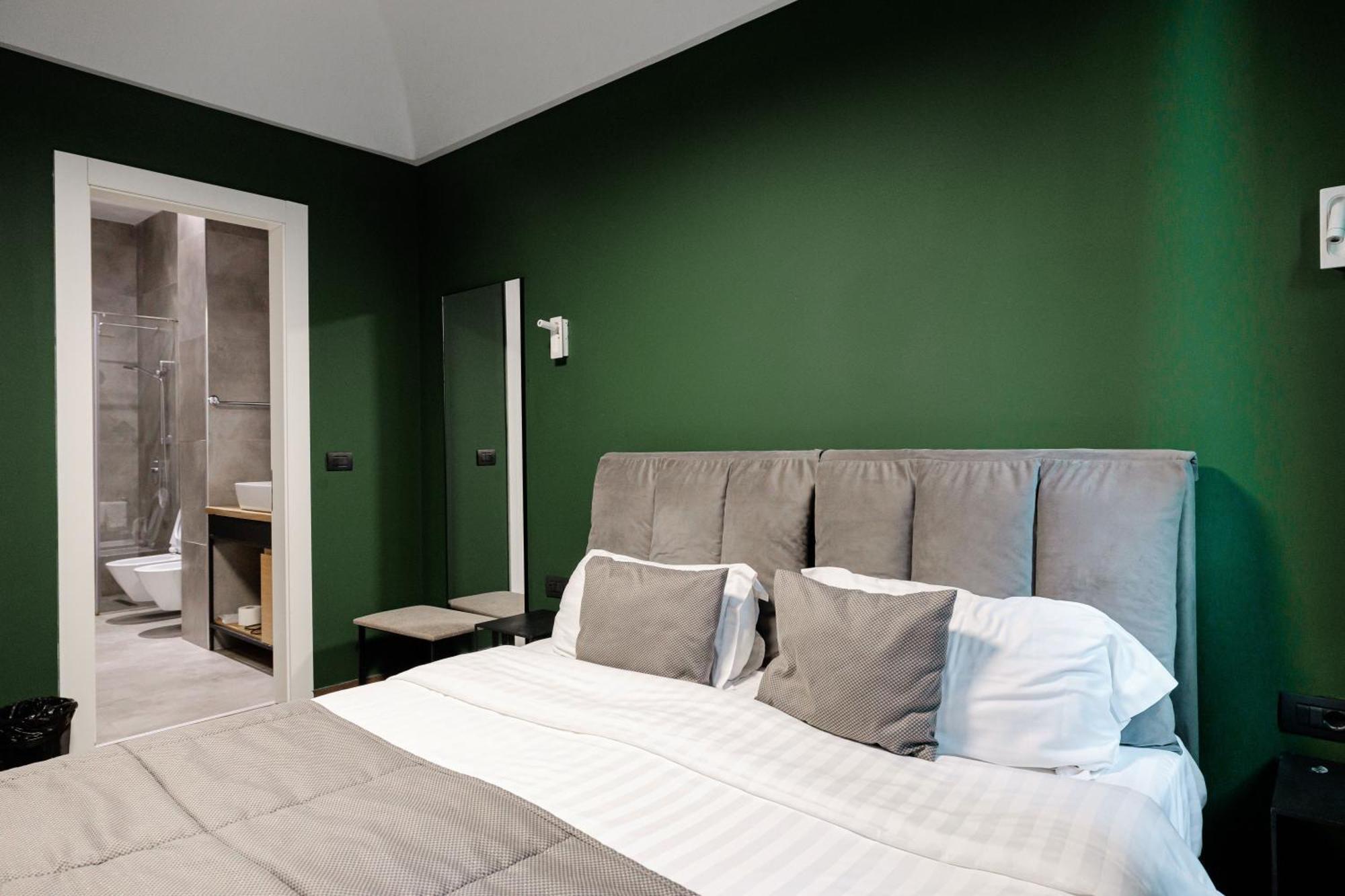 Boutique Hotel Whisky Tirana Bagian luar foto
