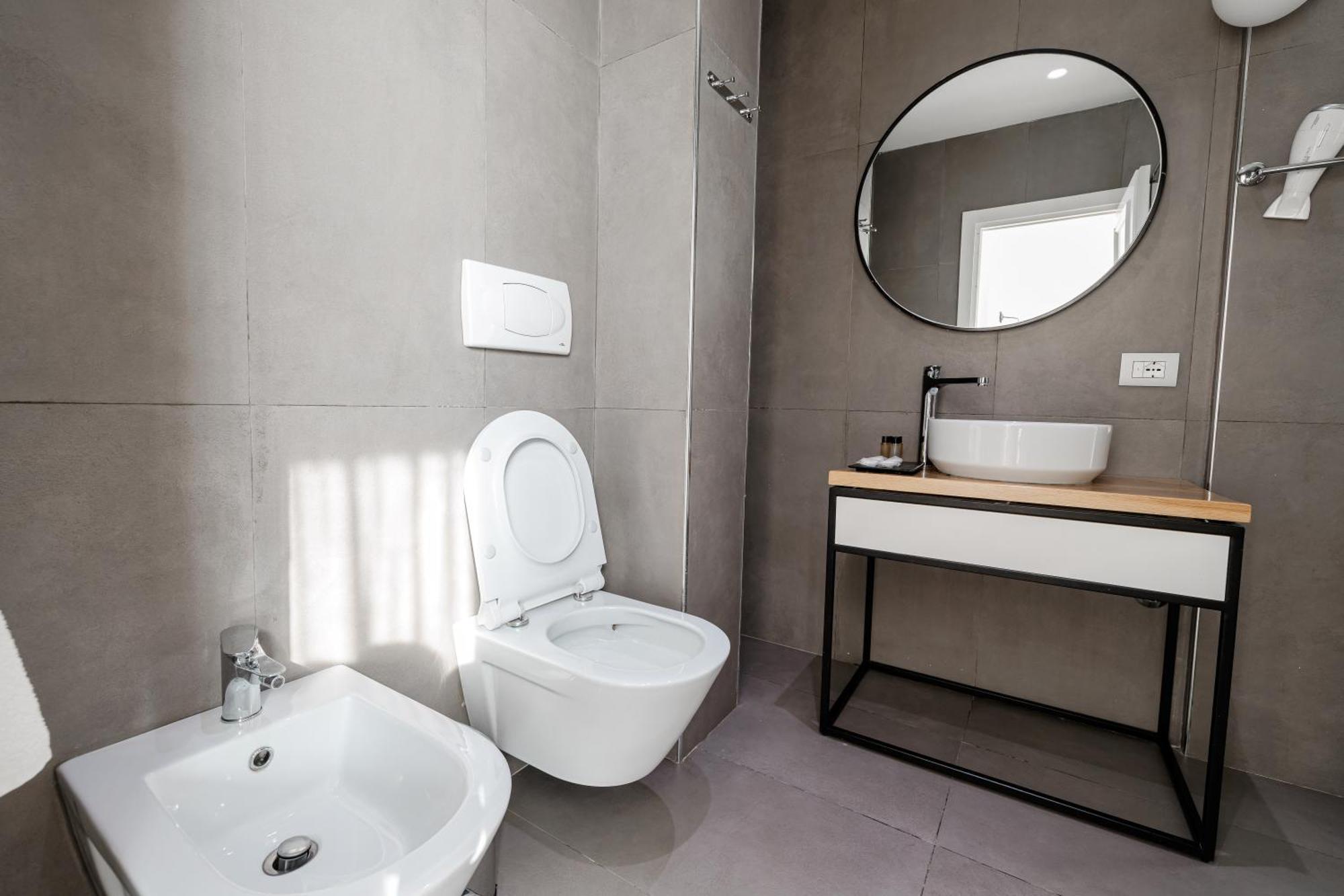 Boutique Hotel Whisky Tirana Bagian luar foto