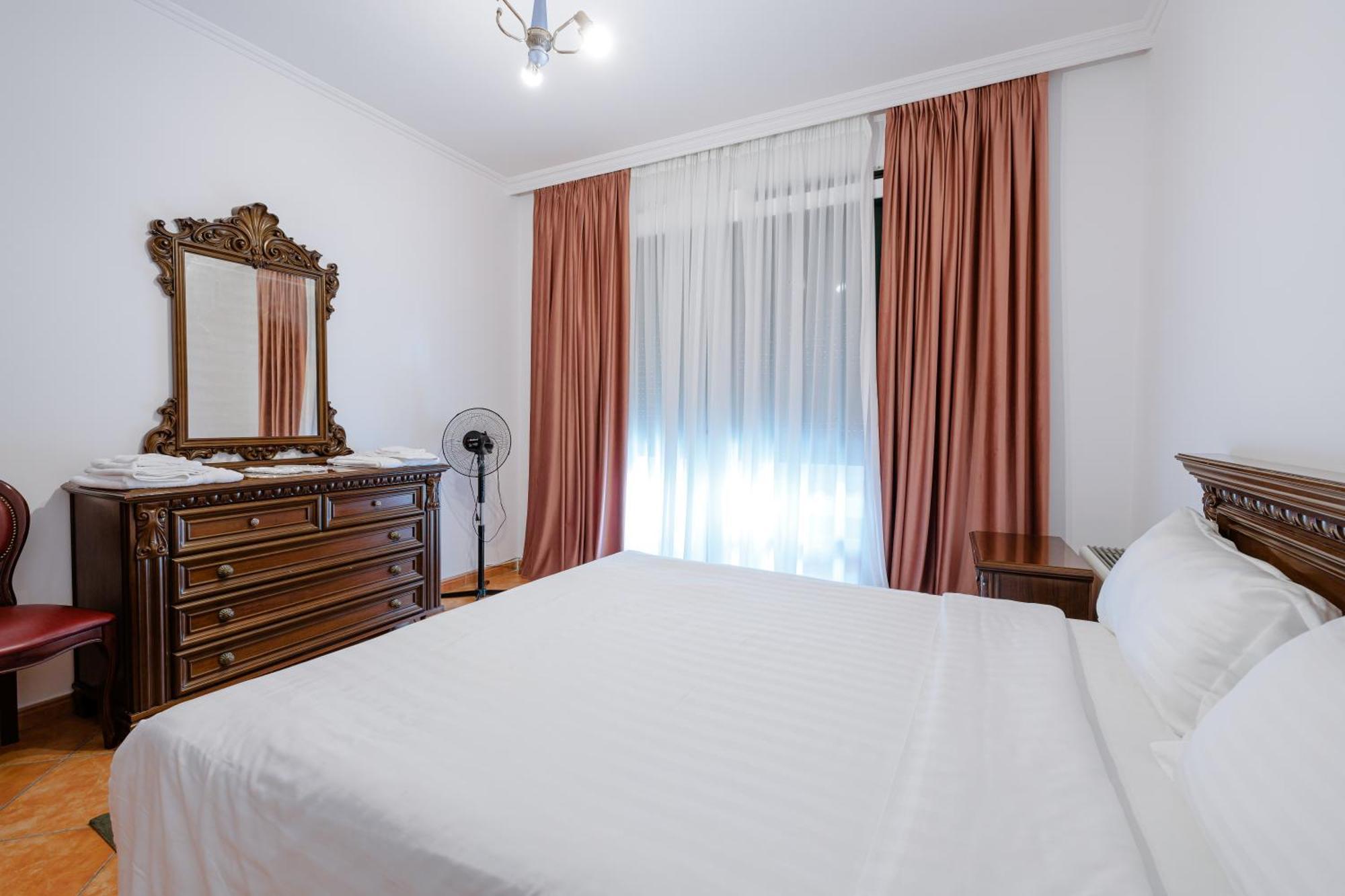 Boutique Hotel Whisky Tirana Ruang foto