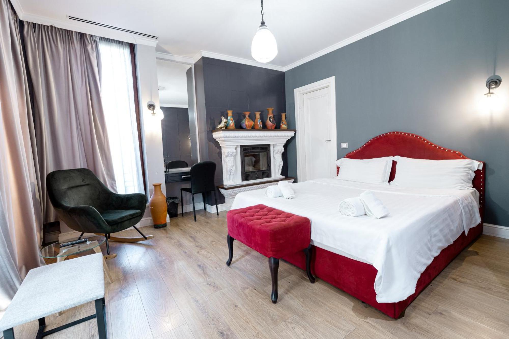 Boutique Hotel Whisky Tirana Bagian luar foto