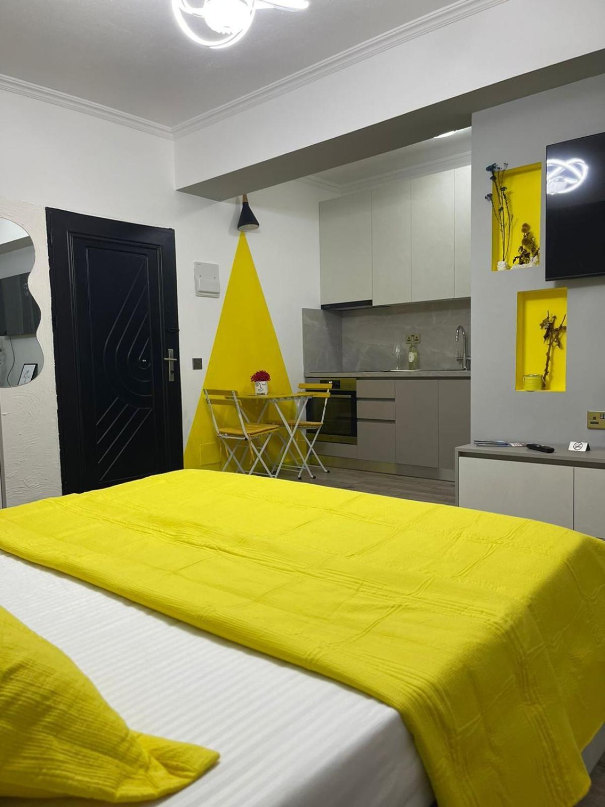 Boutique Hotel Whisky Tirana Bagian luar foto